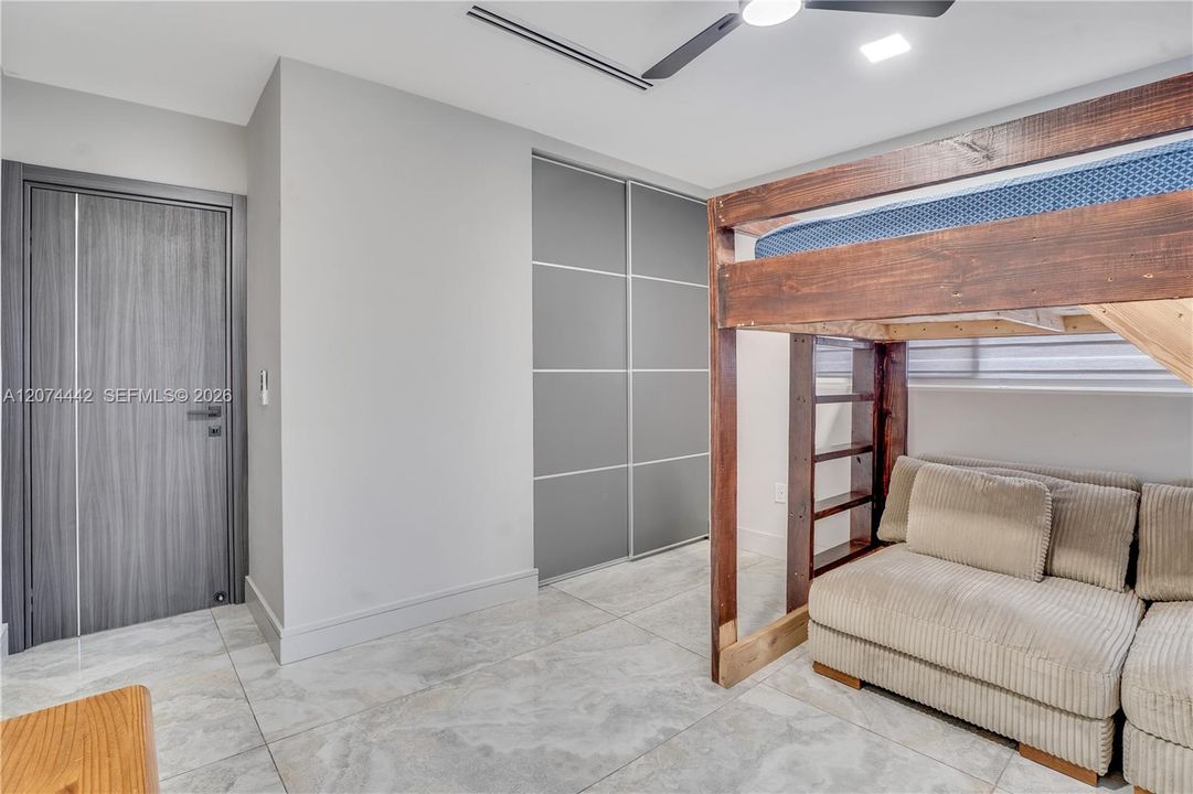 En Venta: $1,649,000 (3 camas, 2 baños, 1722 Pies cuadrados)