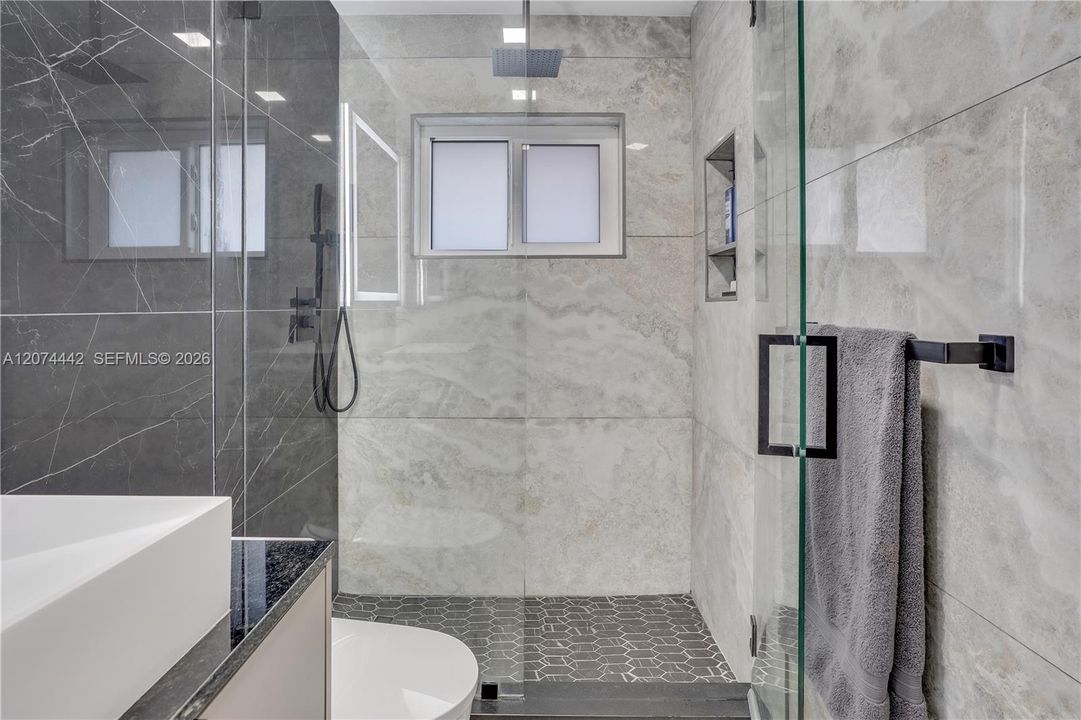 En Venta: $1,649,000 (3 camas, 2 baños, 1722 Pies cuadrados)