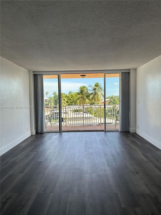 For Rent: $2,500 (2 beds, 2 baths, 1190 Square Feet)