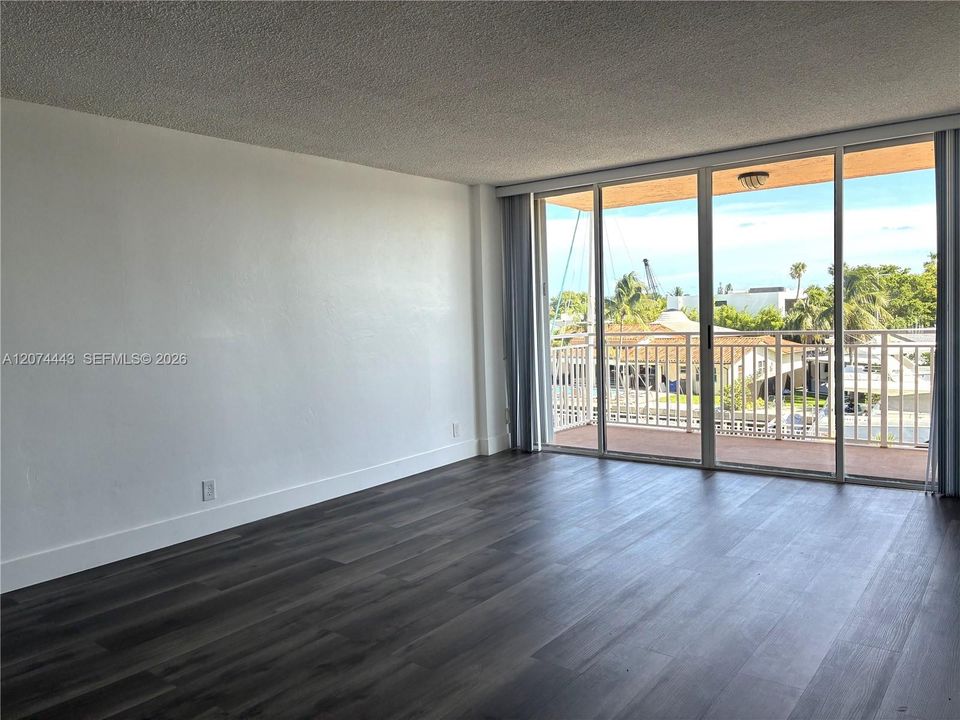 For Rent: $2,500 (2 beds, 2 baths, 1190 Square Feet)