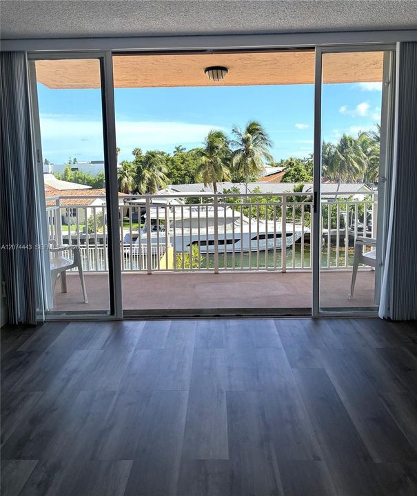 For Rent: $2,500 (2 beds, 2 baths, 1190 Square Feet)