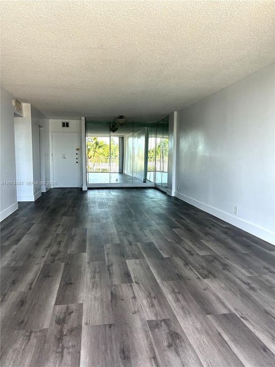 For Rent: $2,500 (2 beds, 2 baths, 1190 Square Feet)