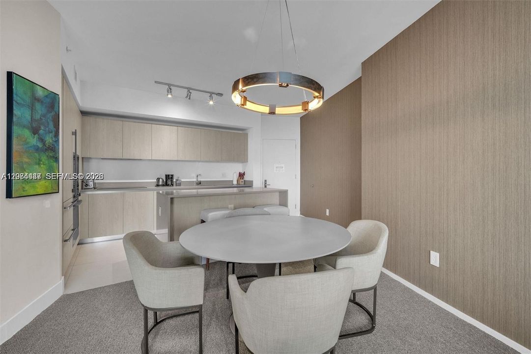 For Sale: $568,000 (1 beds, 1 baths, 850 Square Feet)