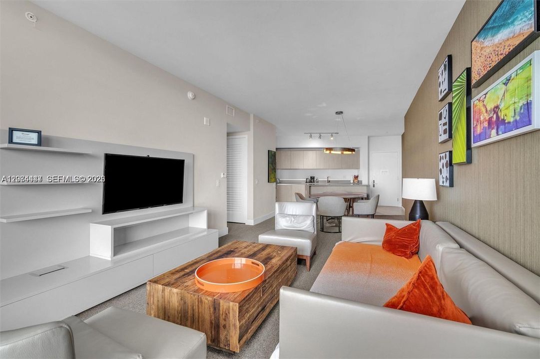 For Sale: $568,000 (1 beds, 1 baths, 850 Square Feet)