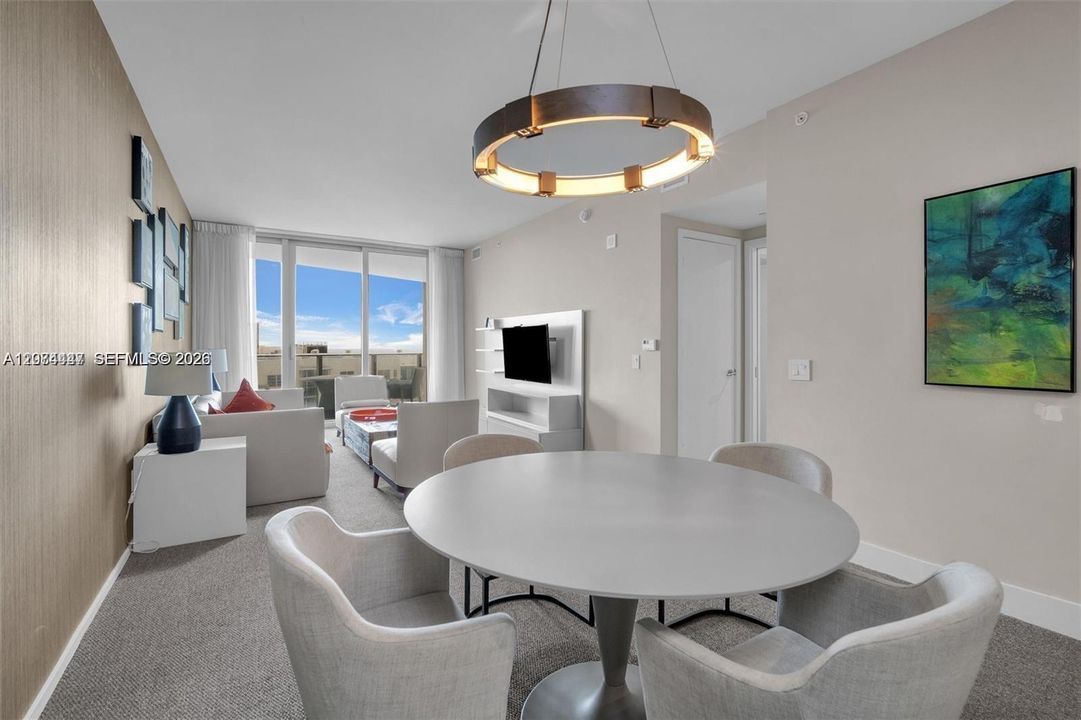 For Sale: $568,000 (1 beds, 1 baths, 850 Square Feet)