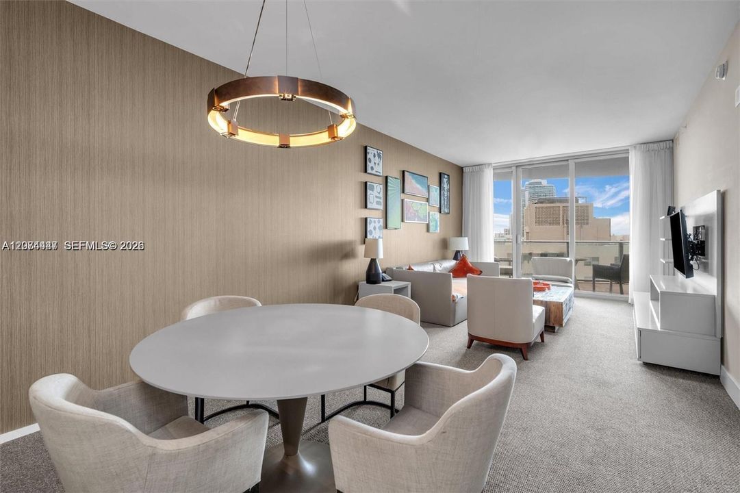 For Sale: $568,000 (1 beds, 1 baths, 850 Square Feet)