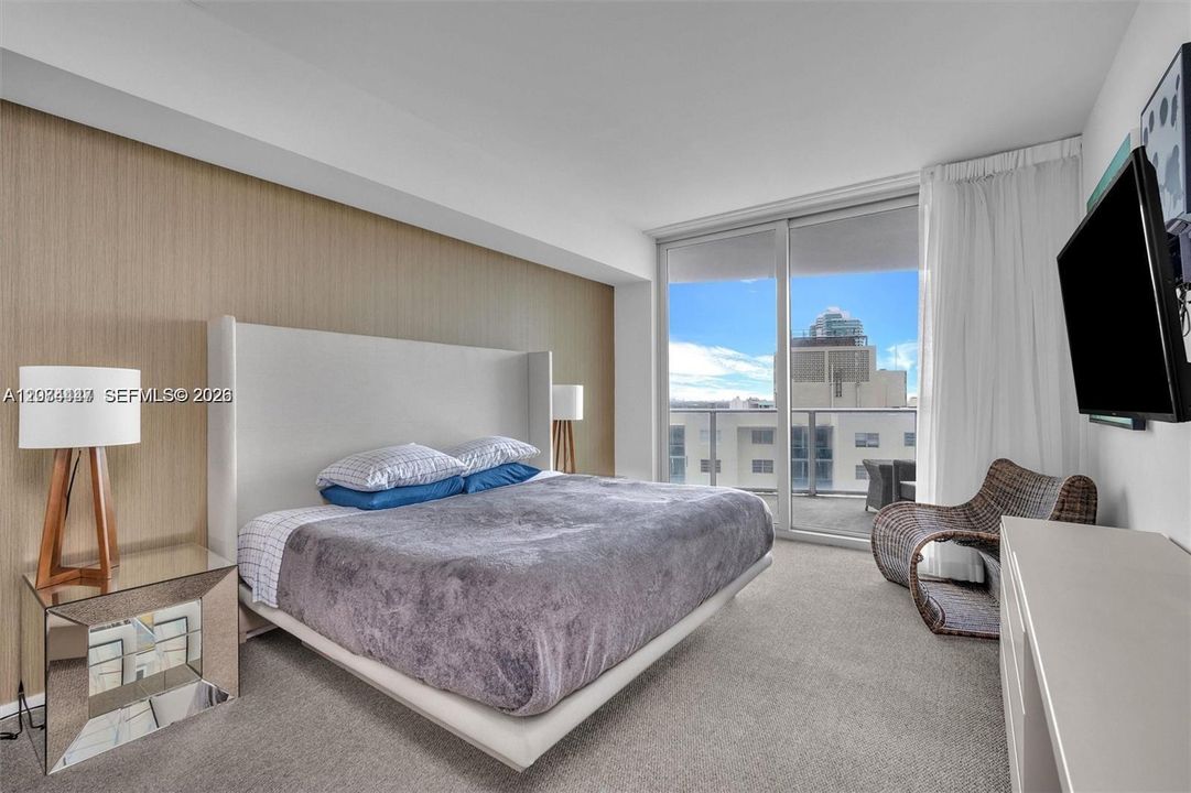 For Sale: $568,000 (1 beds, 1 baths, 850 Square Feet)
