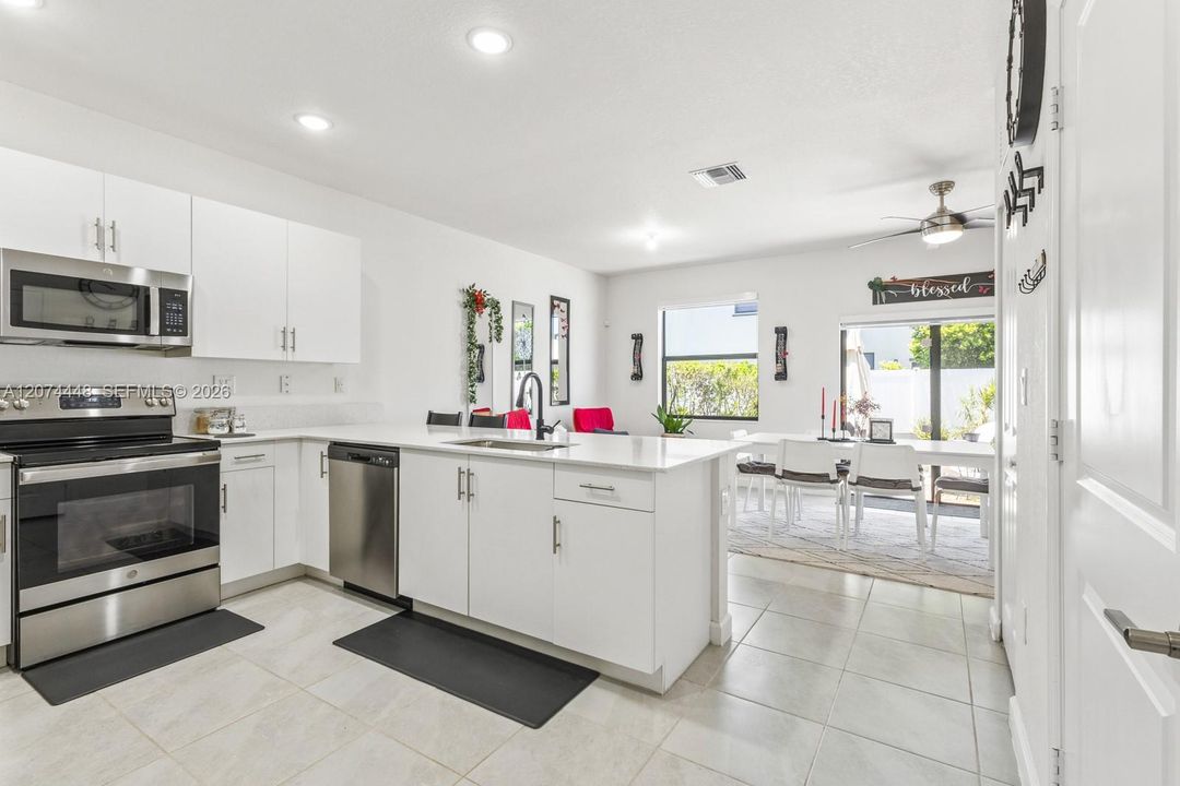 For Sale: $494,900 (3 beds, 2 baths, 1412 Square Feet)