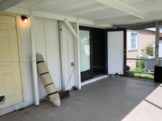 For Rent: $2,050 (2 beds, 2 baths, 1000 Square Feet)