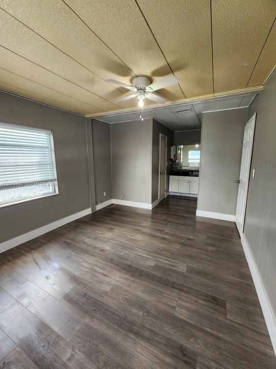 For Rent: $2,050 (2 beds, 2 baths, 1000 Square Feet)