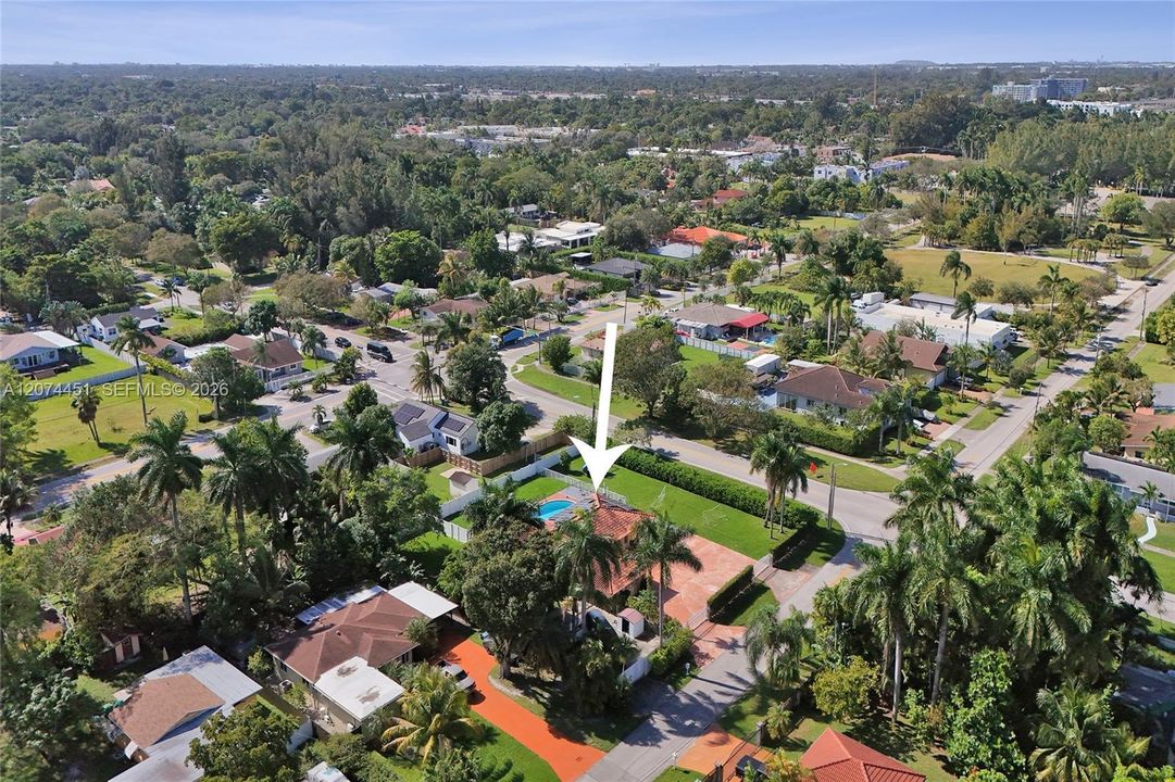 For Sale: $1,100,000 (4 beds, 2 baths, 2367 Square Feet)