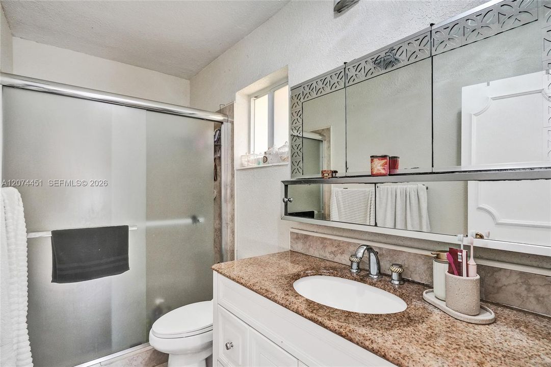 For Sale: $1,100,000 (4 beds, 2 baths, 2367 Square Feet)