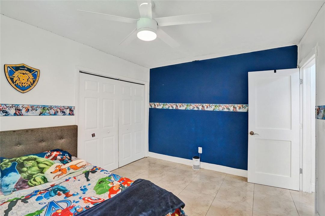 For Sale: $1,100,000 (4 beds, 2 baths, 2367 Square Feet)
