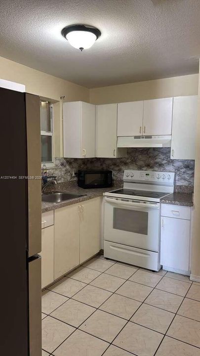 For Sale: $415,000 (3 beds, 2 baths, 1459 Square Feet)