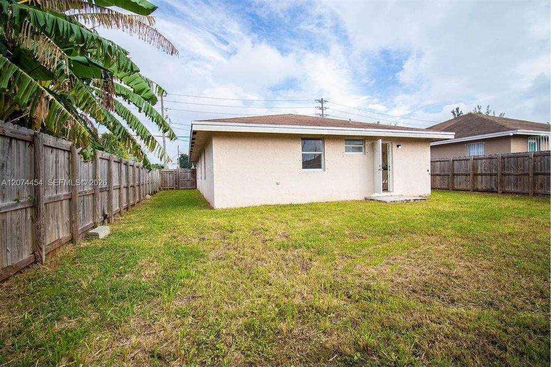 For Sale: $415,000 (3 beds, 2 baths, 1459 Square Feet)