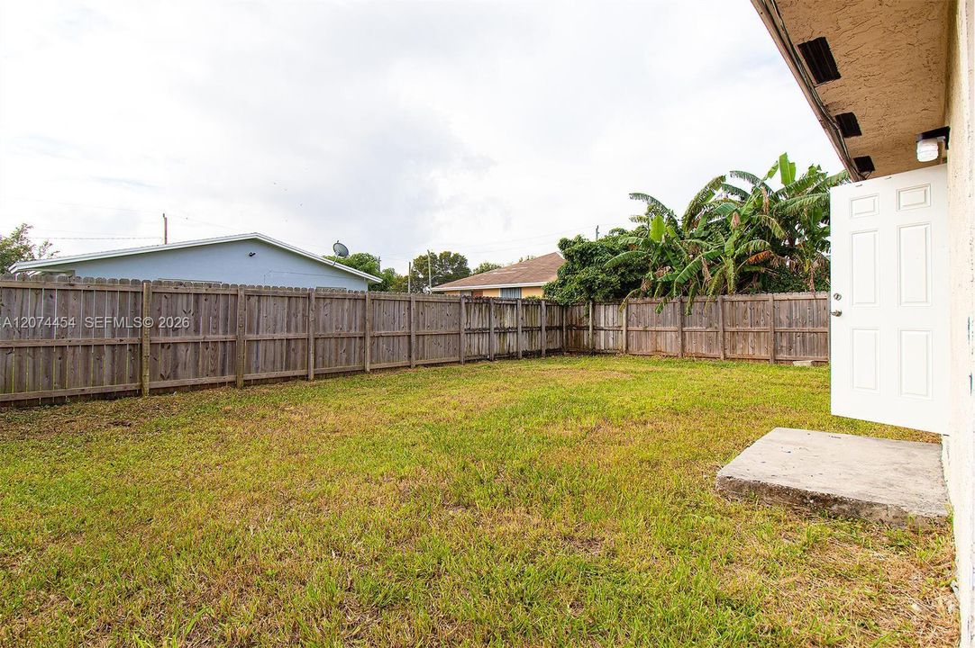 For Sale: $415,000 (3 beds, 2 baths, 1459 Square Feet)