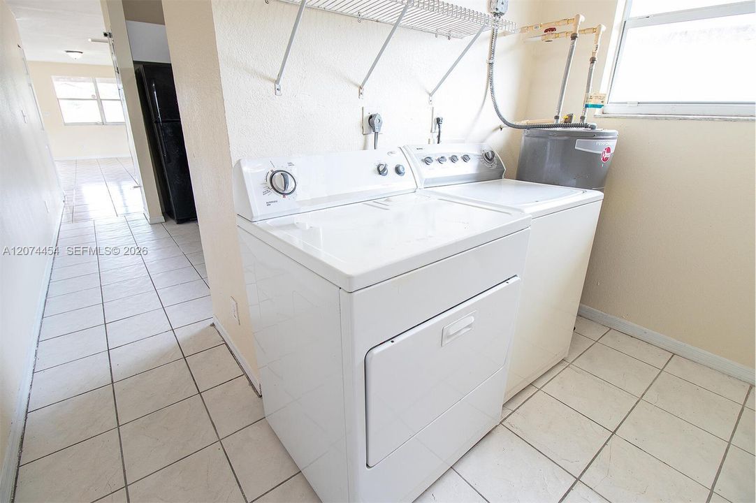 For Sale: $415,000 (3 beds, 2 baths, 1459 Square Feet)