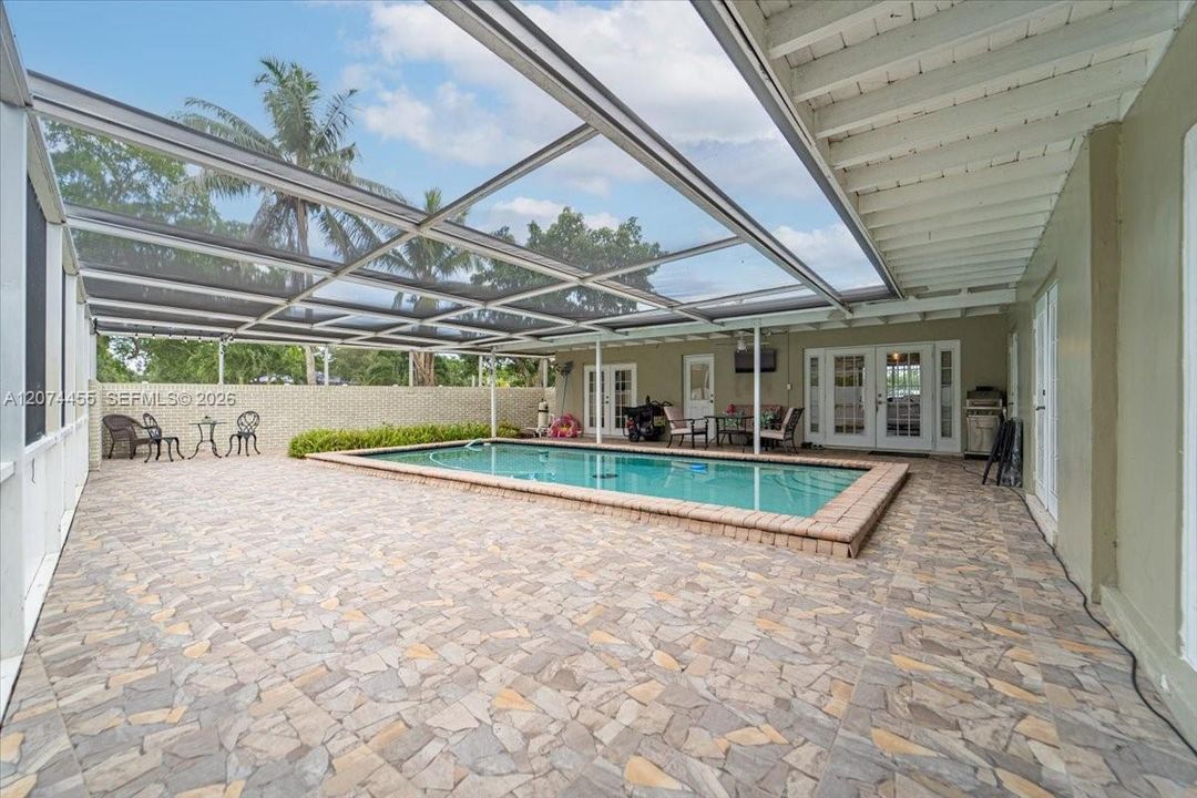 En Venta: $780,000 (4 camas, 3 baños, 0 Pies cuadrados)