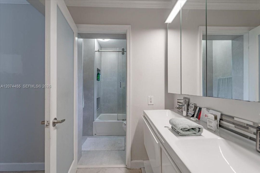 En Venta: $780,000 (4 camas, 3 baños, 0 Pies cuadrados)