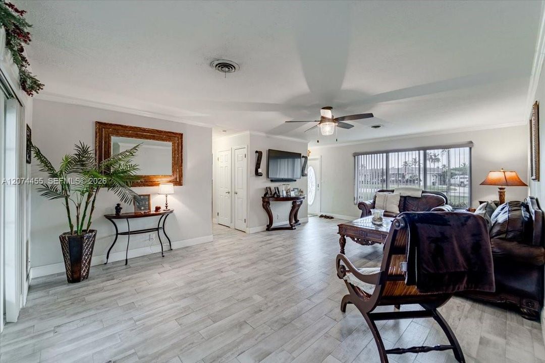En Venta: $780,000 (4 camas, 3 baños, 0 Pies cuadrados)