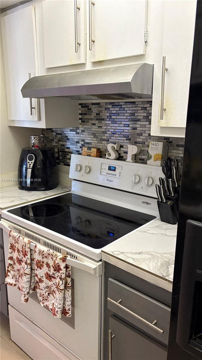 For Sale: $198,000 (2 beds, 2 baths, 1200 Square Feet)