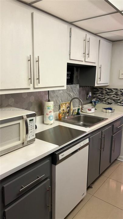 For Sale: $198,000 (2 beds, 2 baths, 1200 Square Feet)