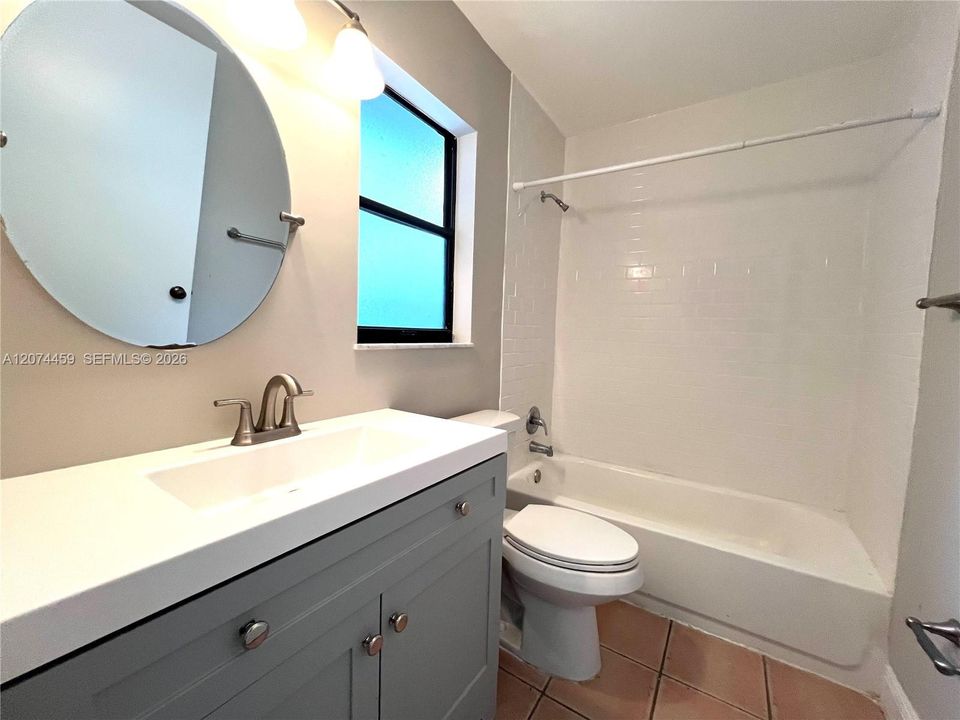 En Venta: $288,000 (2 camas, 2 baños, 1044 Pies cuadrados)
