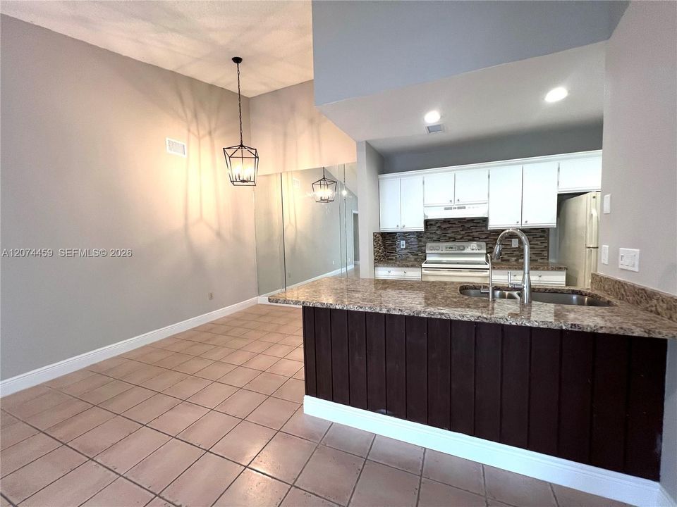 En Venta: $288,000 (2 camas, 2 baños, 1044 Pies cuadrados)