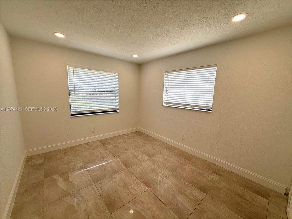 For Rent: $2,600 (3 beds, 2 baths, 1030 Square Feet)