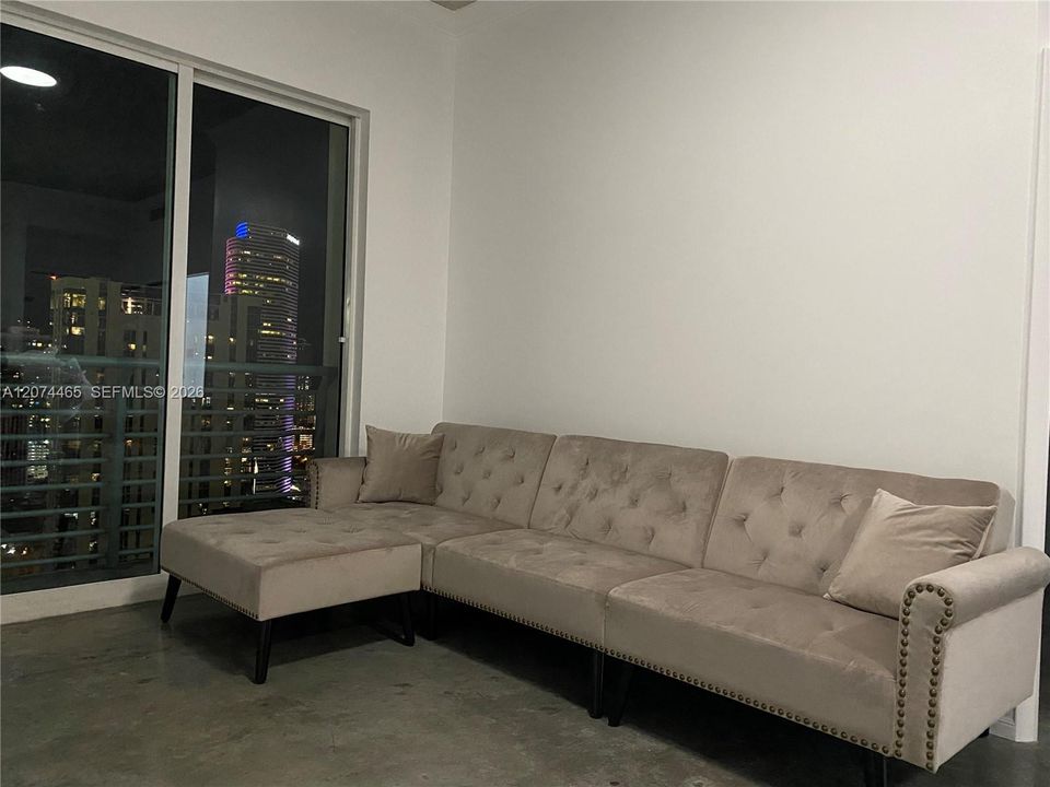 For Rent: $2,600 (1 beds, 1 baths, 665 Square Feet)