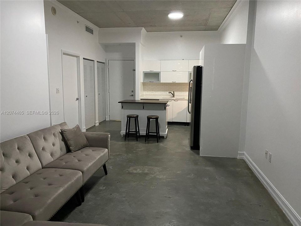 For Rent: $2,600 (1 beds, 1 baths, 665 Square Feet)
