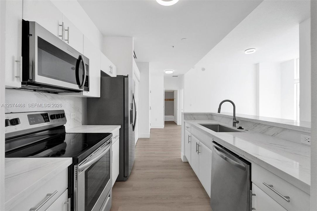 For Rent: $2,500 (1 beds, 1 baths, 887 Square Feet)