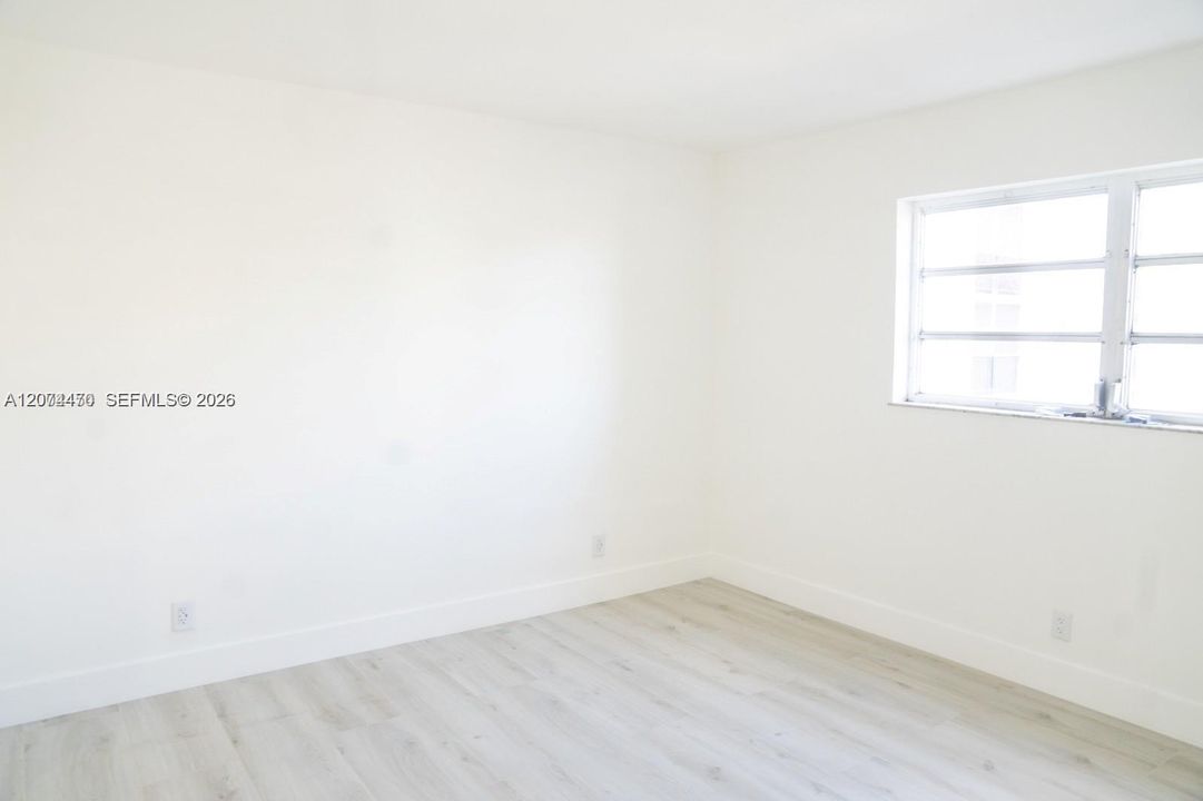 For Sale: $336,000 (2 beds, 2 baths, 918 Square Feet)