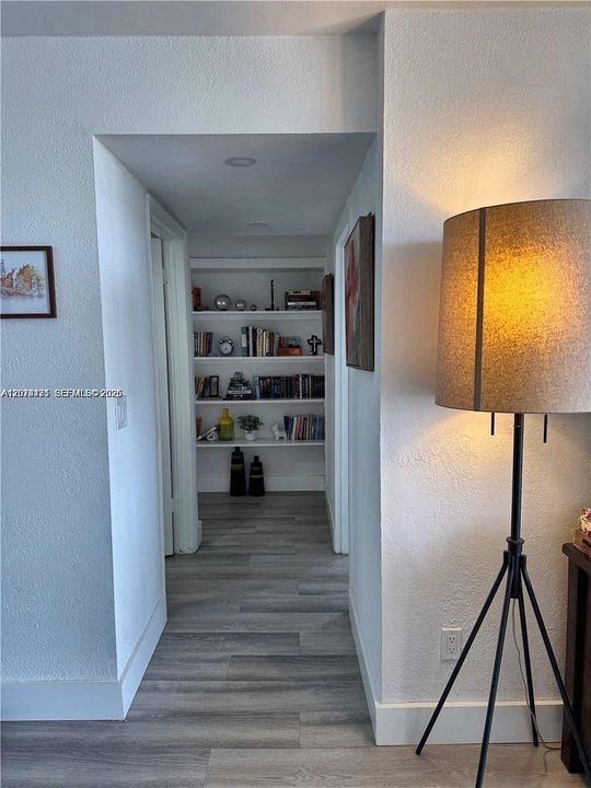 For Rent: $2,275 (2 beds, 2 baths, 963 Square Feet)