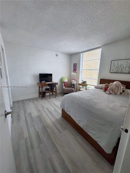 For Rent: $2,275 (2 beds, 2 baths, 963 Square Feet)