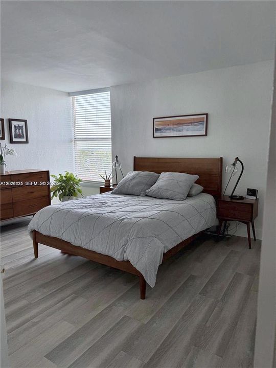 For Rent: $2,275 (2 beds, 2 baths, 963 Square Feet)