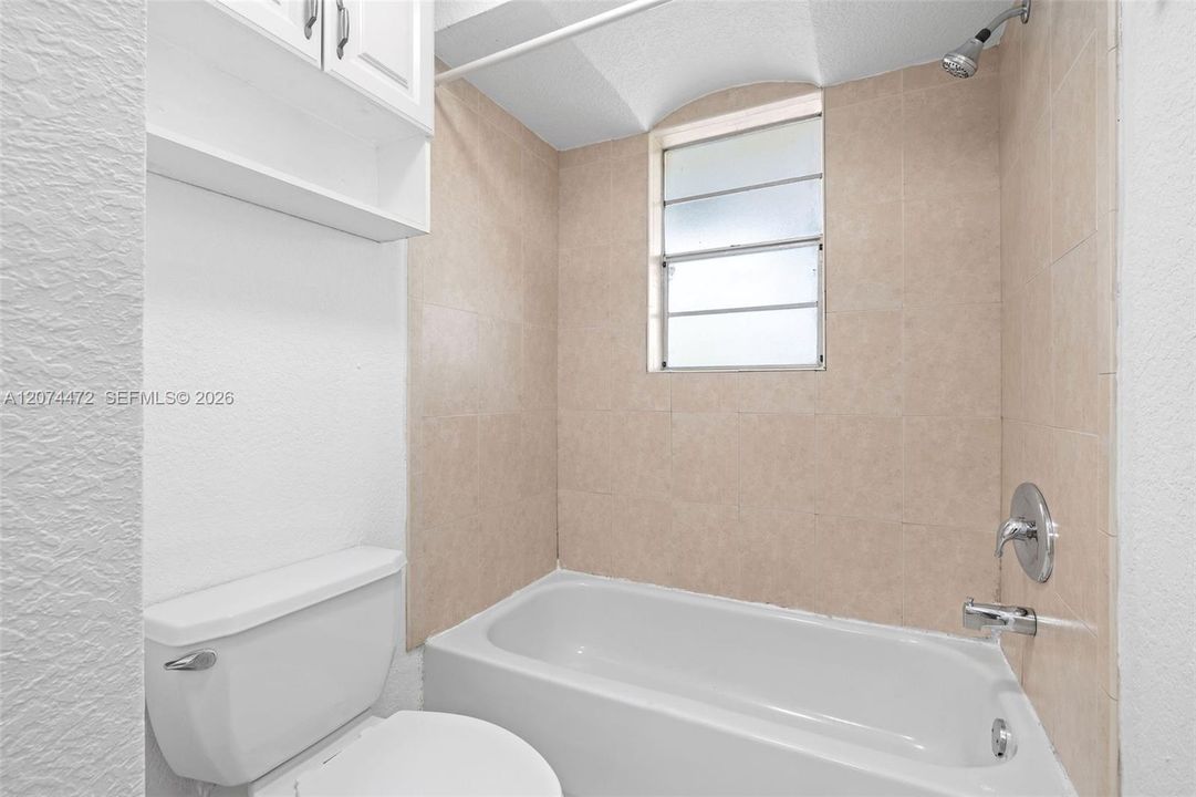 For Rent: $1,675 (1 beds, 1 baths, 664 Square Feet)