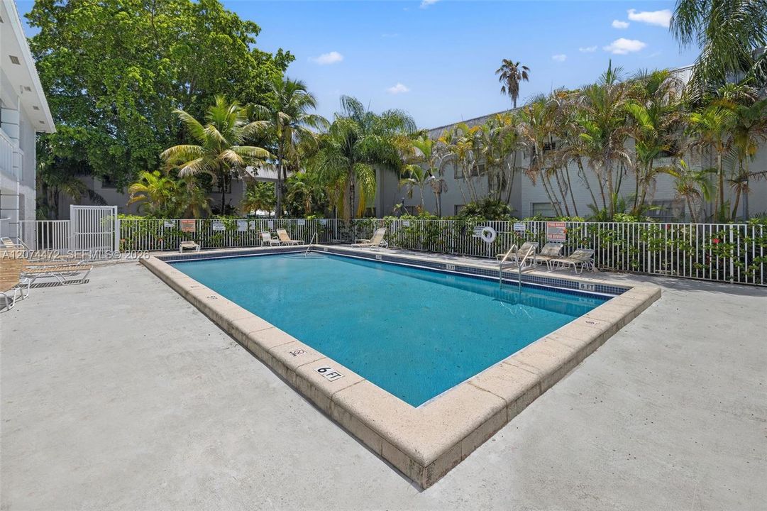 For Rent: $1,675 (1 beds, 1 baths, 664 Square Feet)
