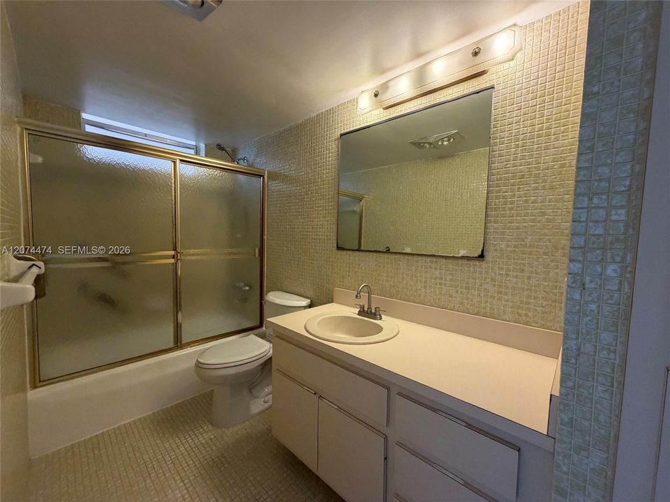 For Rent: $2,300 (2 beds, 2 baths, 1083 Square Feet)