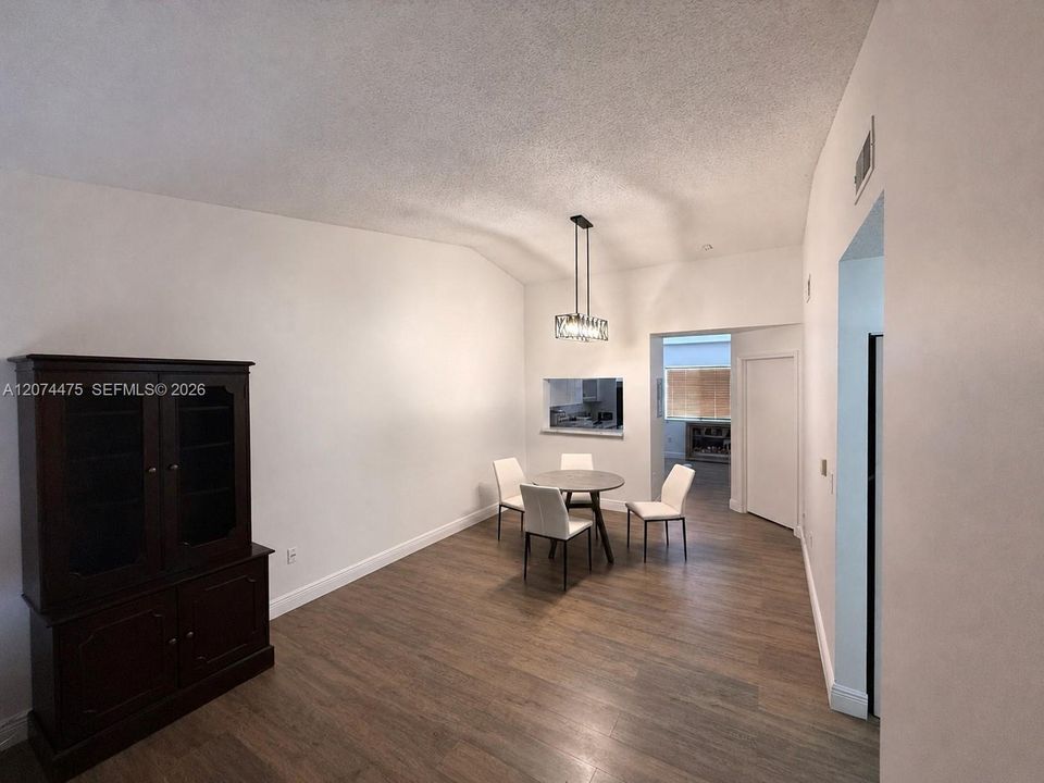 LIVING/DINING ROOM
