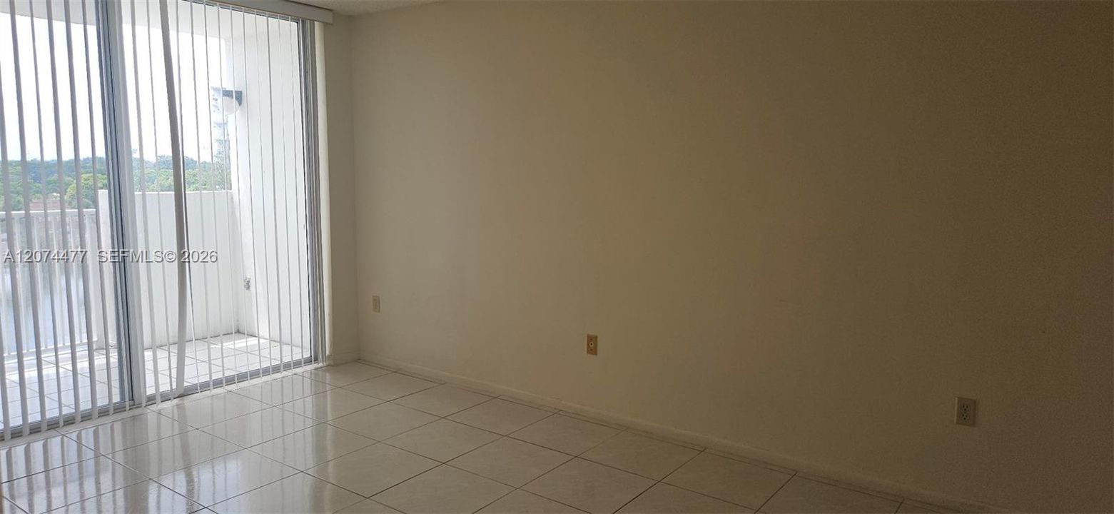 For Rent: $1,575 (1 beds, 1 baths, 825 Square Feet)
