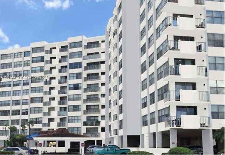 For Rent: $1,575 (1 beds, 1 baths, 825 Square Feet)