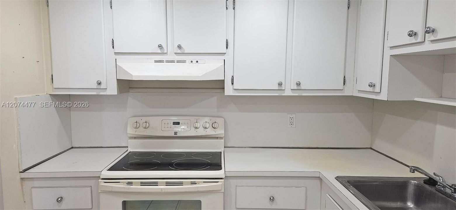 For Rent: $1,575 (1 beds, 1 baths, 825 Square Feet)