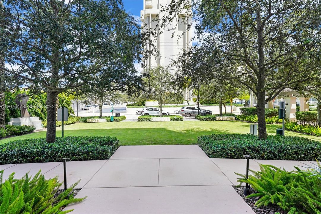 For Sale: $3,700,000 (3 beds, 3 baths, 2560 Square Feet)