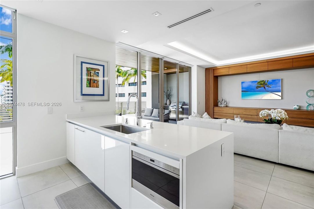For Sale: $3,850,000 (3 beds, 3 baths, 2560 Square Feet)
