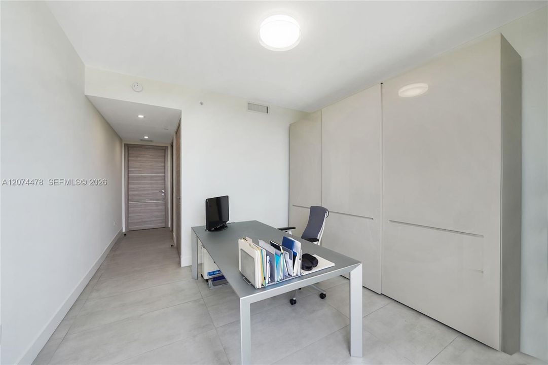 For Sale: $3,850,000 (3 beds, 3 baths, 2560 Square Feet)