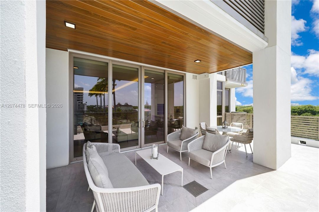 For Sale: $3,850,000 (3 beds, 3 baths, 2560 Square Feet)