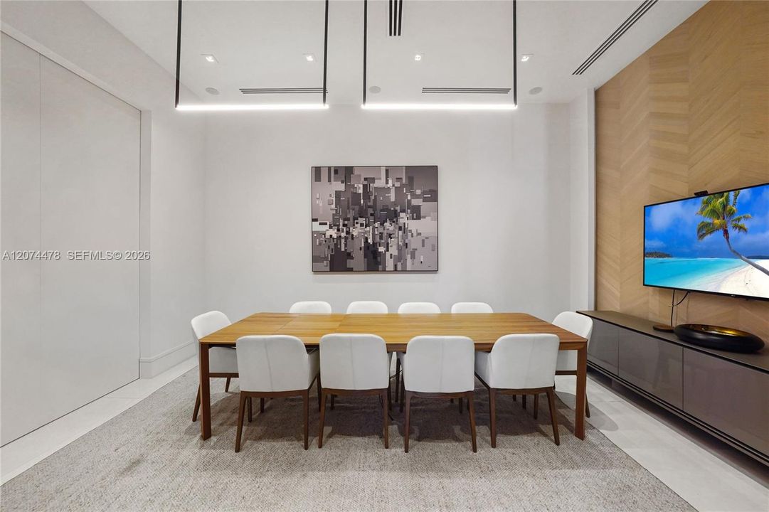 For Sale: $3,850,000 (3 beds, 3 baths, 2560 Square Feet)