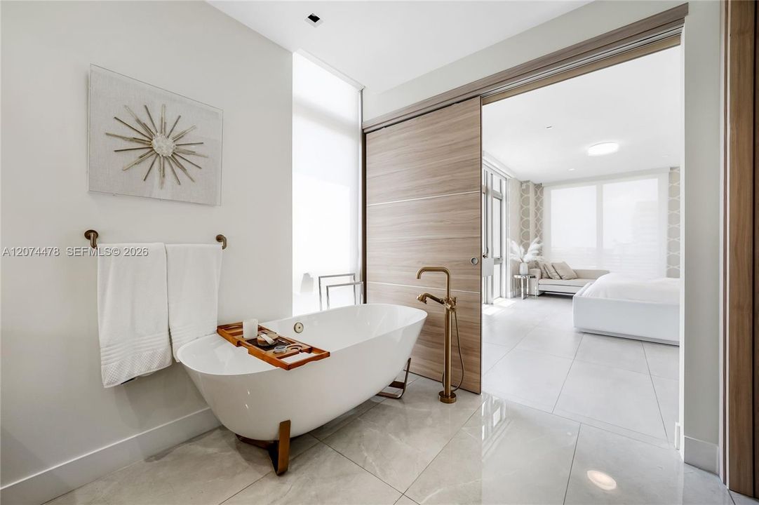 For Sale: $3,850,000 (3 beds, 3 baths, 2560 Square Feet)