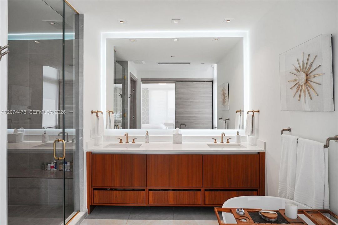 For Sale: $3,850,000 (3 beds, 3 baths, 2560 Square Feet)